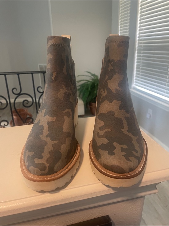 Dolce Vita Shoes - Dolce Vita Camouflage Chelsea Combat Boots in Green, Brown and Tan
